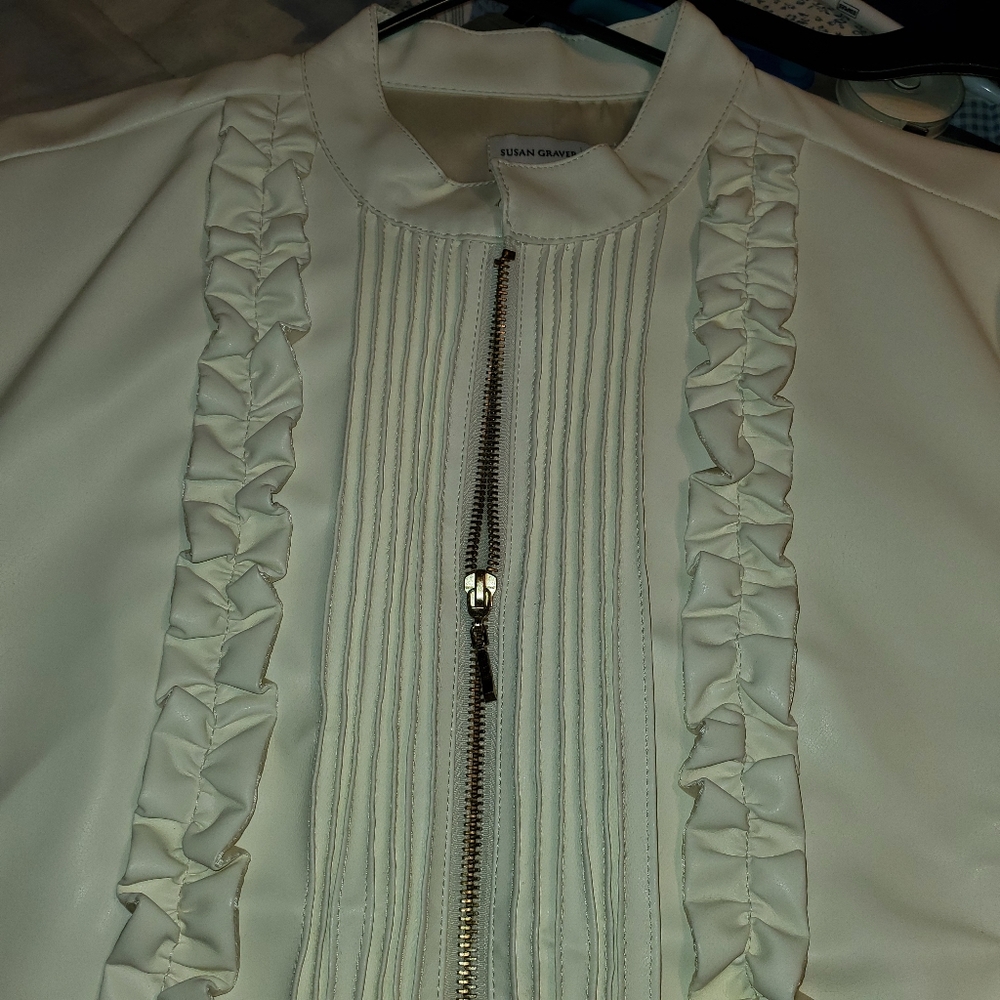 Susan Graver - Picture 2 of 4